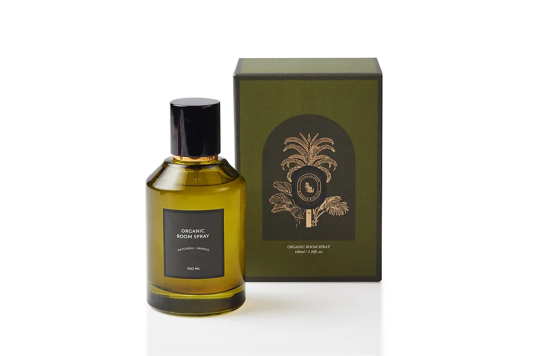Long-lasting botanical spray made with natural ingredients and essential oils. Alcohol-free and eco-friendly. Use on body, in rooms, or on linens. Scent: Patchouli & Orange.