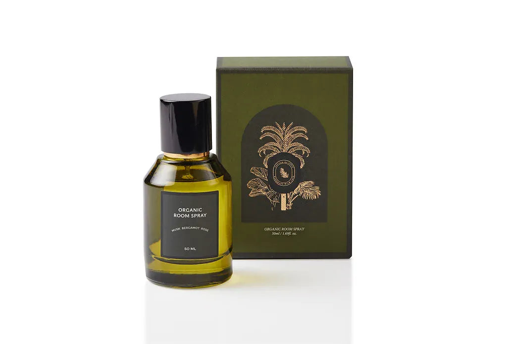 Botanical body and room mist in elegant olive green glass with a sleek black cap, part of the Artisan of Sense natural fragrance range. Plant-based and synthetic-free, handcrafted in Singapore for daily refresh, calming aromatherapy, and luxury interior atmosphere.