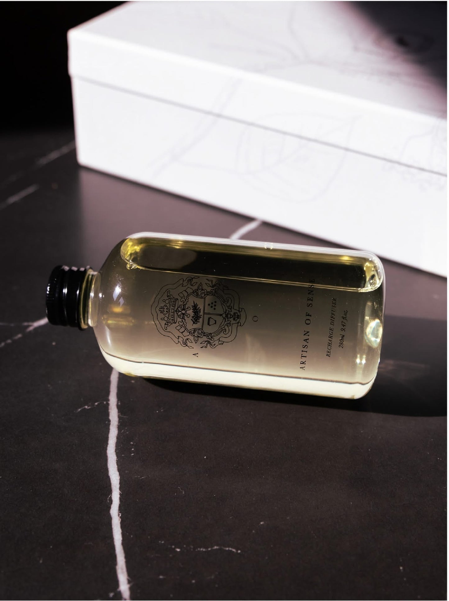Wild Fig reed diffuser refill capturing green fig leaf and soft milky fruit in a natural botanical blend. Alcohol-free, phthalate-free home fragrance handcrafted in Singapore for lush Mediterranean warmth across living rooms, hallways, and dining spaces.